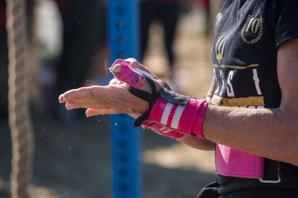 کف بند بدنسازی 3 انگشتی هندگریپ 4 کف بند بدنسازی 3 انگشتی هندگریپ